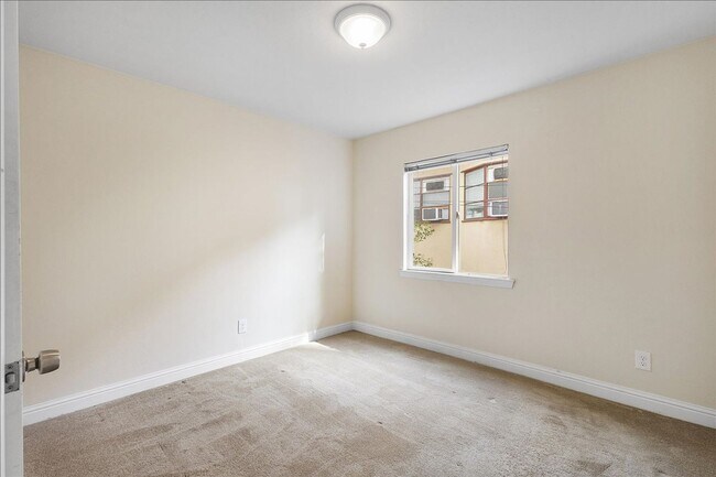 Photo - 2234 Santa Clara Ave Unit 2234 Santa Clara Ave #B - LU