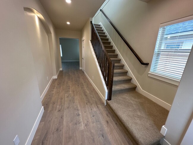 Photo - Newer SE Bend House w/A/C, 3 Bdrms, 2.5 Baths, 2160 Sq Ft, EVO OUTLET, Access to Pool, Dbl Garage