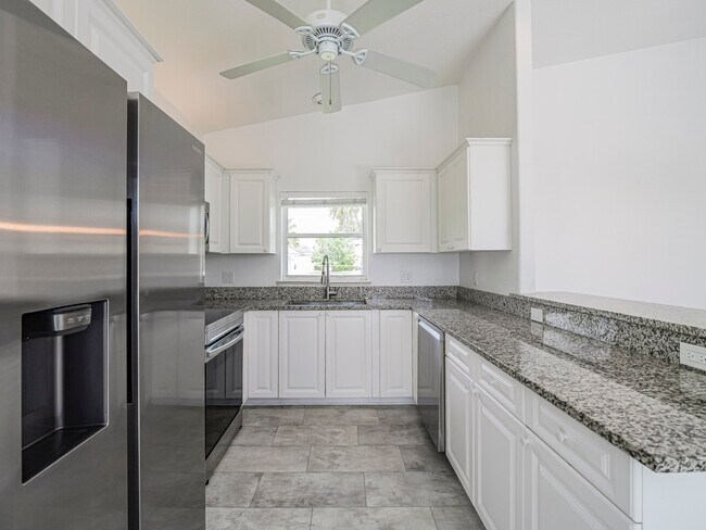 Photo - 1700 Aynsley Way