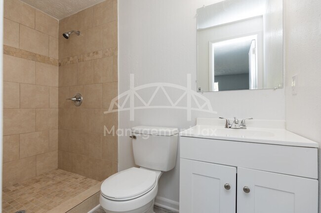 Photo - 4452 Bedivere Rd