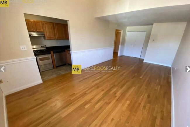 Photo - 369 Dorchester St