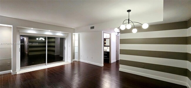 Photo - 2924 Collins Ave Condo Unit 205