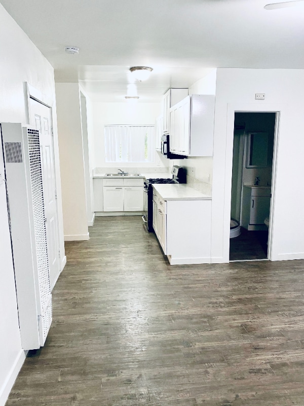 Building Photo - 14711 Erwin St Unit 1 Rental
