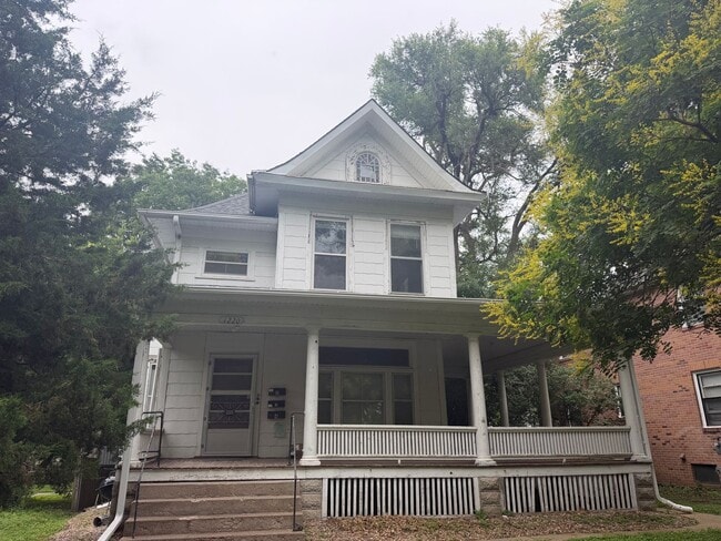 Building Photo - 1220 S 20th St Unit 1220 S 20th St - 3
