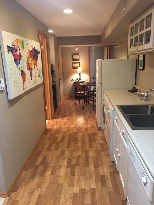 Building Photo - 311 S Main St Unit 1 bd Apartment