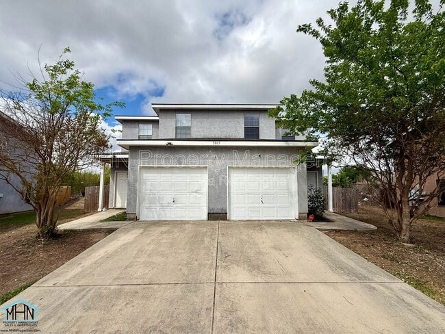 Building Photo - 5807 Golf Bend