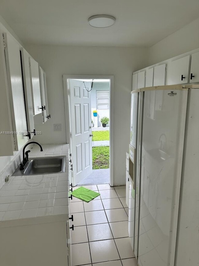 Photo - 6025 Polk St Unidad 2