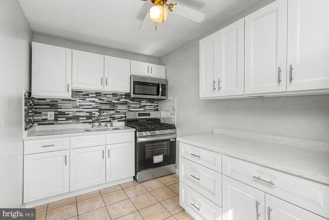Photo - 416 Hornel St