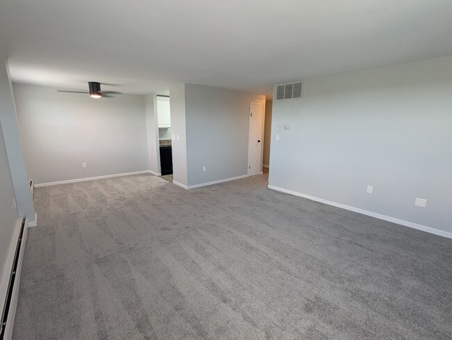 2-Bed, 1-Bath - Living Room - Glen Park Rental