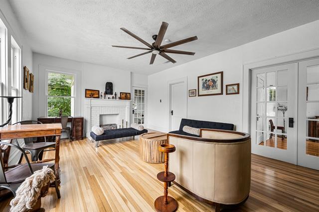 Photo - 5320 Junius St