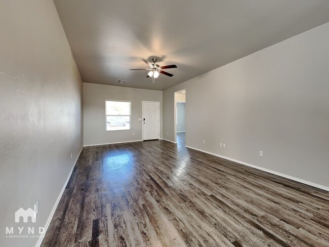 Photo - 1118 Flint Way