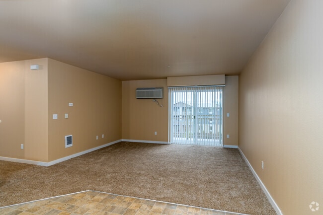 2BR, 2BA - 1040SF - Living Room