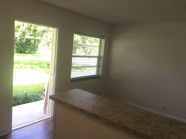 Photo - 5156 NE 6th Ave Unit 203
