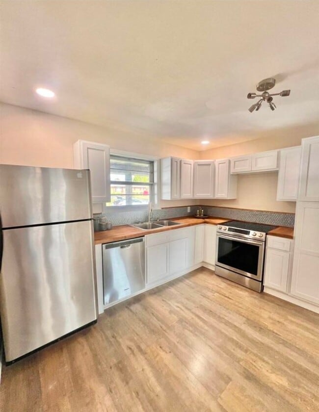 Photo - 129 Virginia Dr