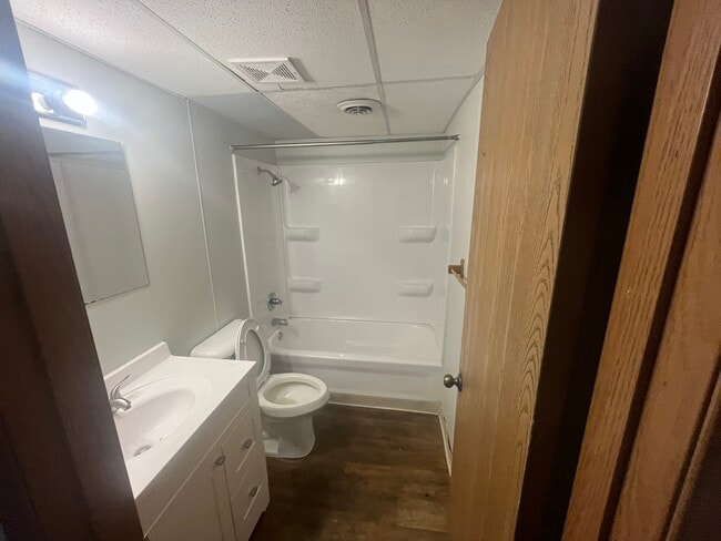 Building Photo - 710 3rd Ave NE Unit B Rental