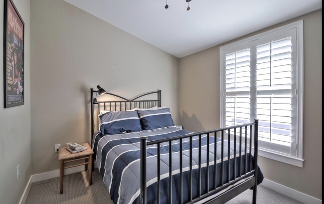 Photo - 125 Laurel Grove Ln