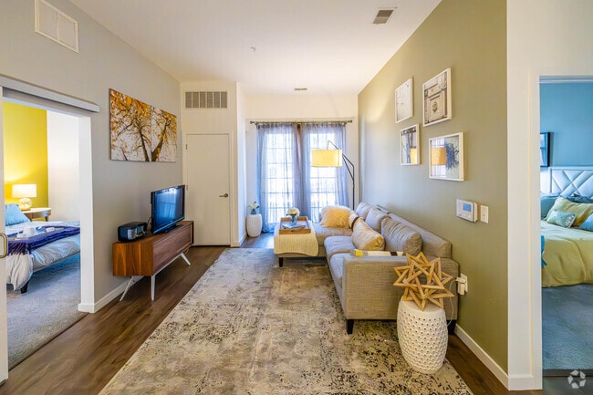 2BR, 2BA - 939SF - Living Room - Third & Valley