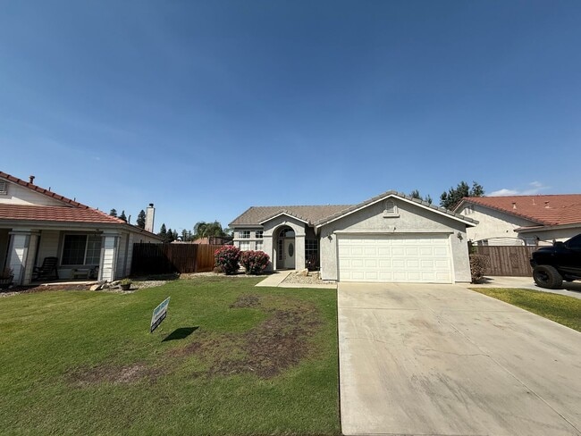 Building Photo - Spacious 4-Bedroom Home in Riverlakes Comm...