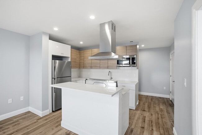 Photo - 632 Centre St Unit 305