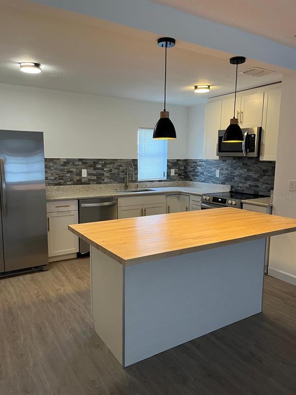 Photo - 415 W Oak Dr
