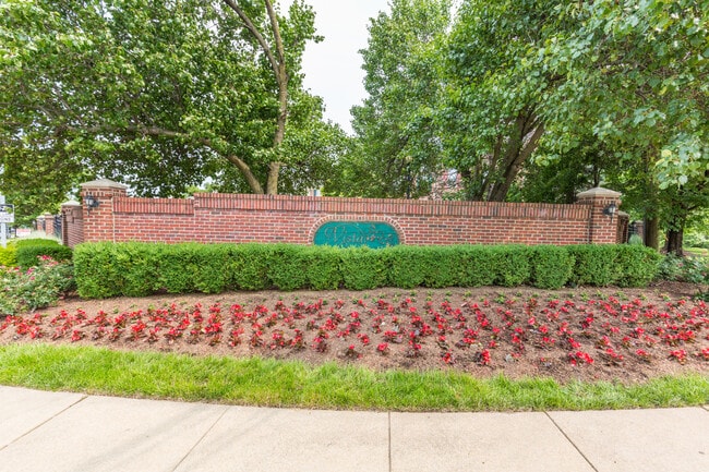 Vista Gardens, 10 minutes from DC - 4113 Windflower Way Townhome