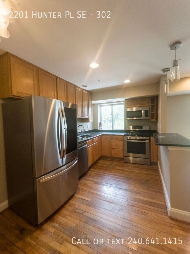 2201 Hunter Pl SE