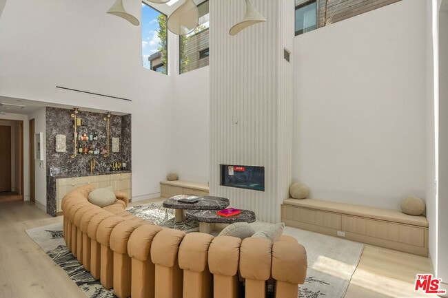 Photo - 738 Palms Blvd