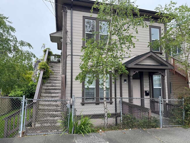 Building Photo - 2112 California St Unit 2114 California ST