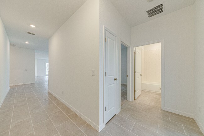 Photo - 2354 Lancashire St House