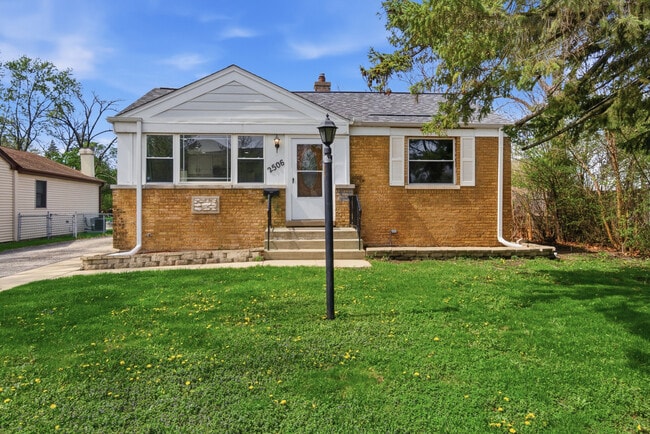 Building Photo - 2506 Rusty Dr