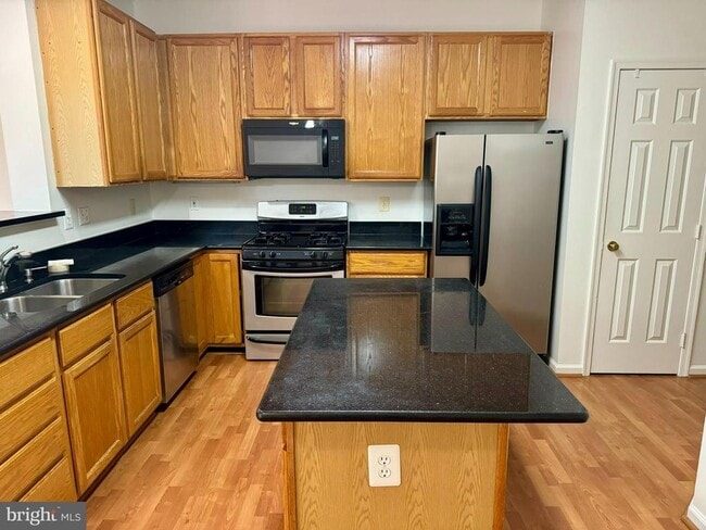Photo - 1727 Algonquin Rd
