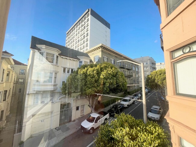 Photo - Nob Hill: Spacious Top Floor Apartment near The Fairmont Hotel, Huntington Park, & Trader Joe's Unit 1343 Sacramento Street #3