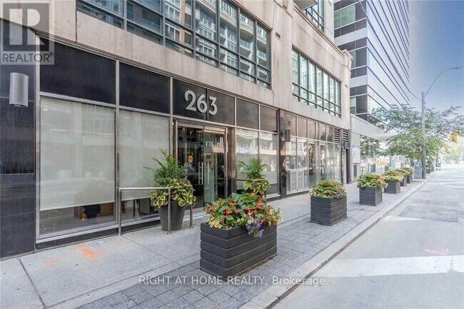 Photo - 263 Wellington St W Unit 705