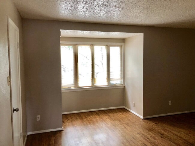 Photo - Spacious Townhouse close to TTU and medical.