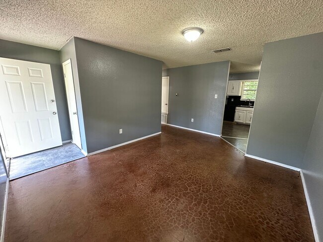 Photo - 12122 Michael St