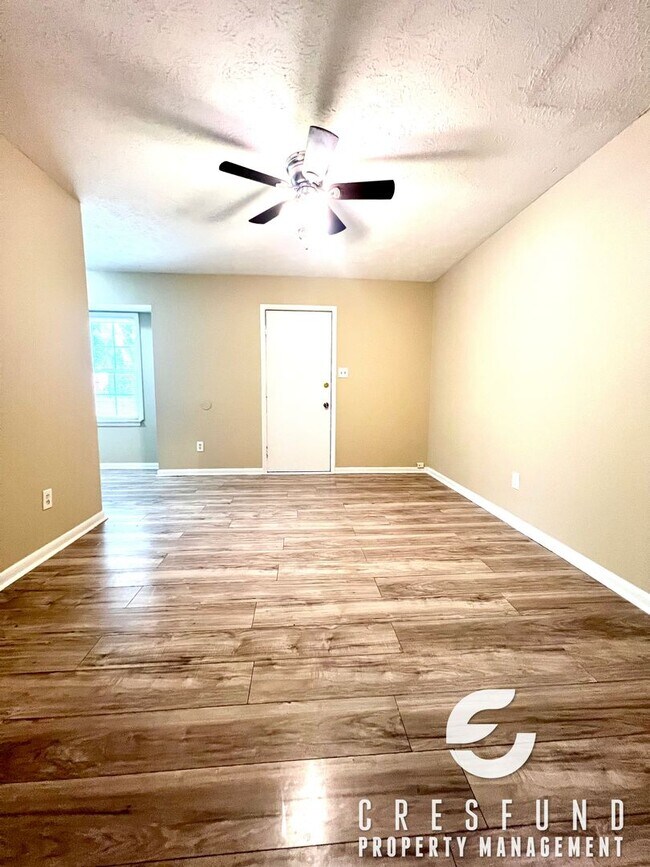 Photo - 3 Bedroom Ready For YOUR Move In TODAY!