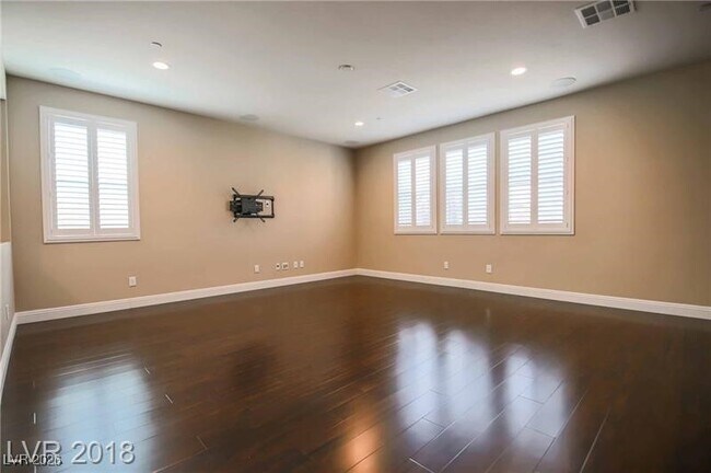 Photo - 1127 Echo Pass St