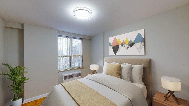 Photo - 700 Kingston Rd