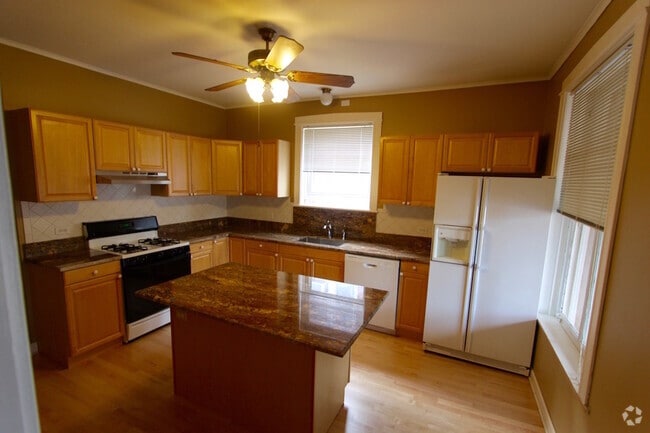 Building Photo - 1109 S Oak Park Ave Unit 2 Rental