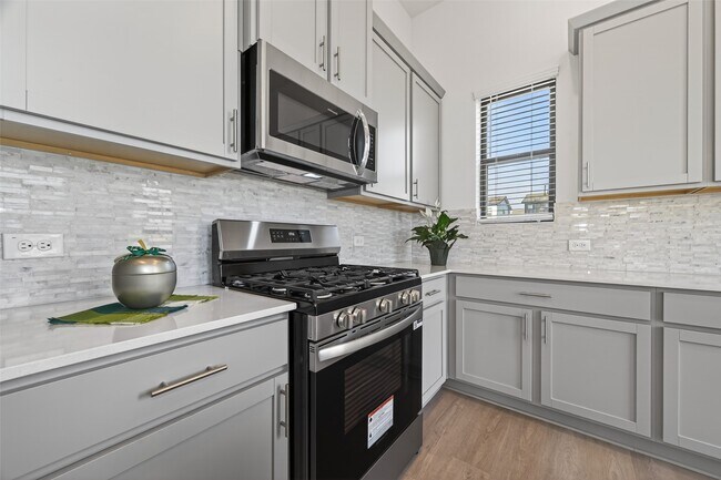 Photo - 1213 Mercantile St