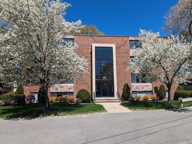 Photo - 191 W Wyoming Ave Unidad 15