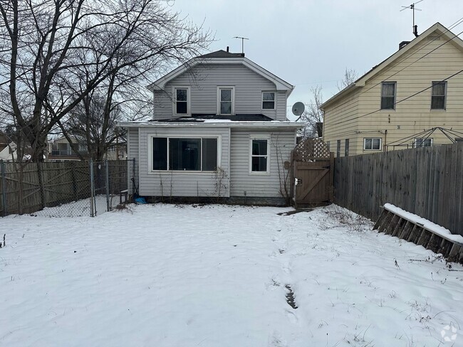 Building Photo - 4 Bedroom Single Family in Cleveland ,Ohio Rental