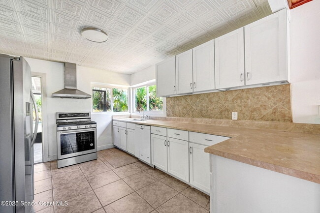 Photo - 100 Tampa Ave