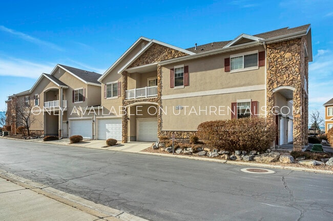 Building Photo - 1132 Canyon Meadow Dr Unit 4