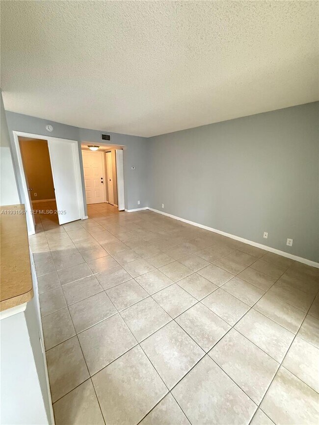 Photo - 9855 Westview Dr Unit 711