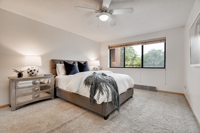 Photo - 311 Kenwood Apartments