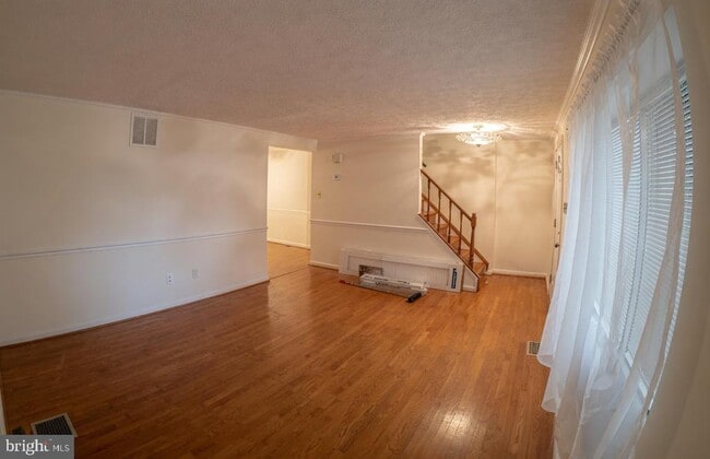 Building Photo - 8112 Parkdale Ct
