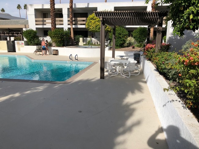 Photo - 5301 E Waverly Dr Unidad 217