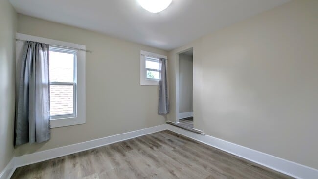 Photo - 1580 Dufferin Pl