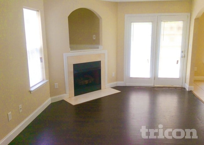 Photo - 621 Hoskins Ridge Ln